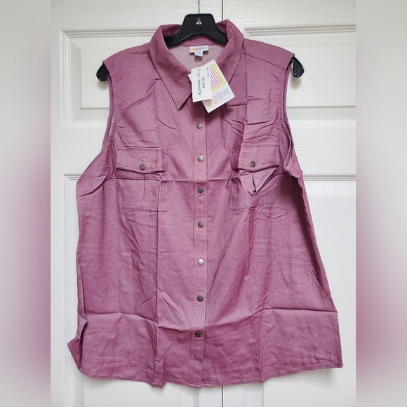 LuLaRoe Roxanne Snap Front Top - Picture 1 of 7